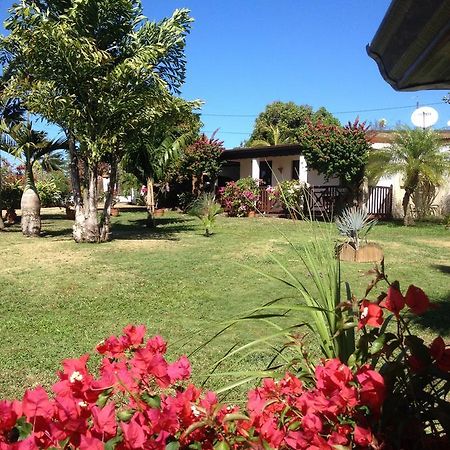 Le Bungalow Des Bougainvilliers Ducos Eksteriør bilde