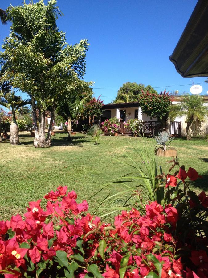Le Bungalow Des Bougainvilliers Ducos Eksteriør bilde